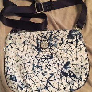 Lululemon crossbody